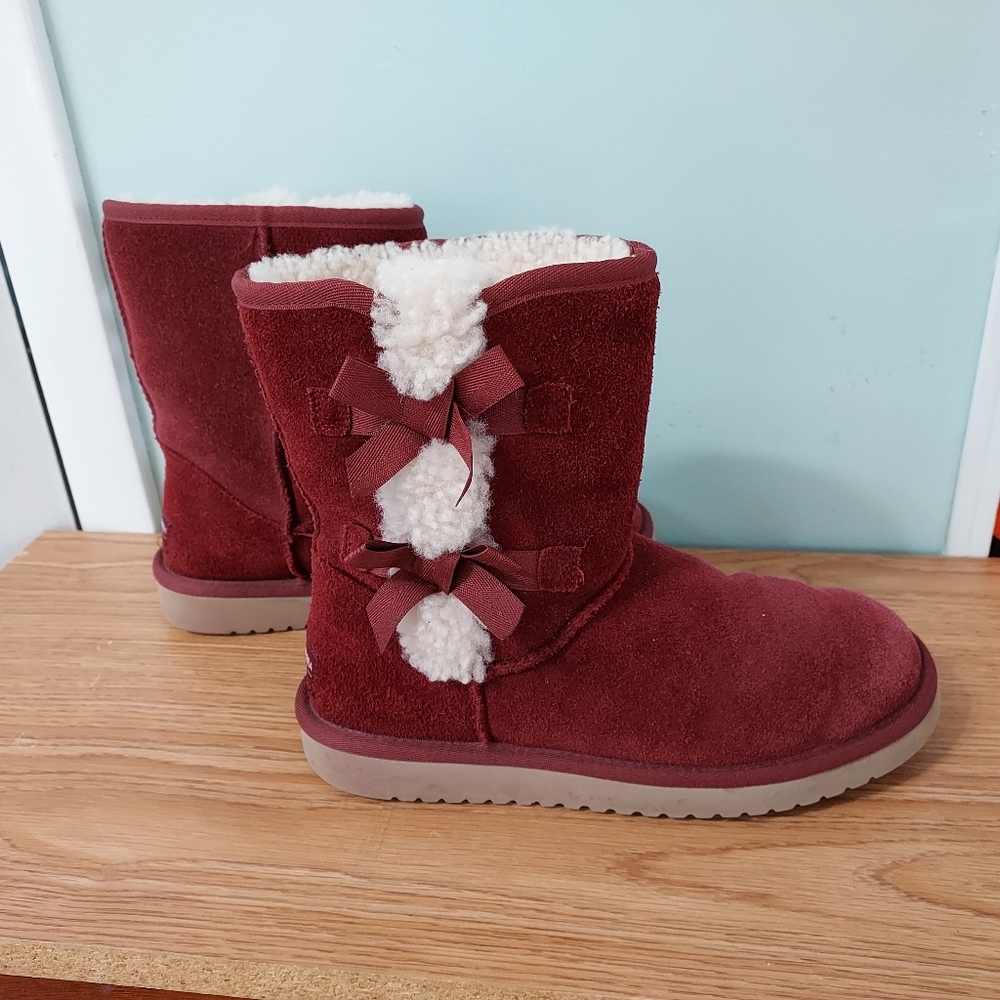 Koolaburra By Ugg Raspberry Color Suede - Size 7 - image 1